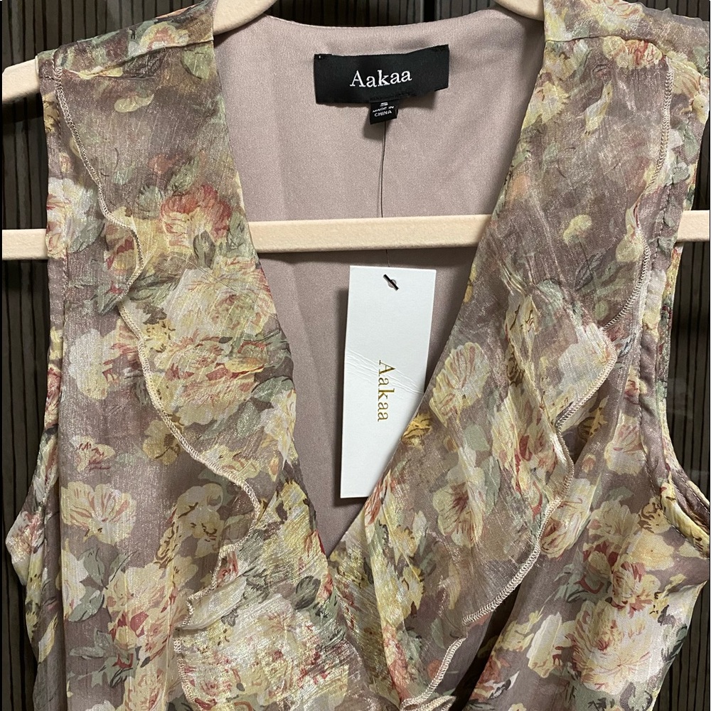 Aakaa full length taupe floral wrap dress NWT - Picture 3 of 5